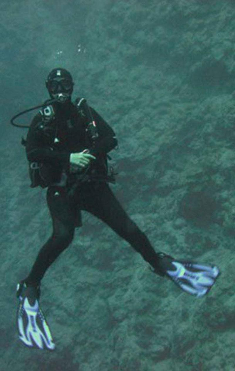 hooded wetsuit