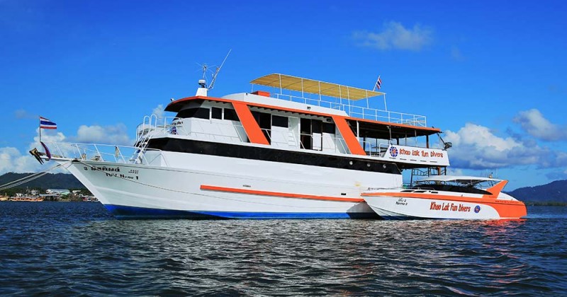 Nemo 2 day trip diving boat to Similans