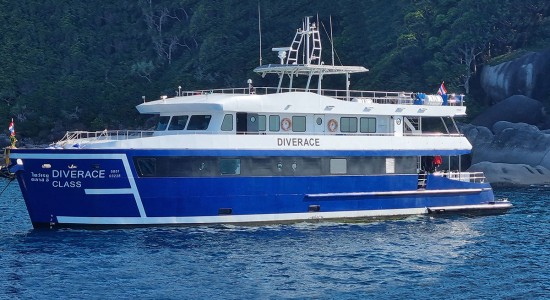 DiveRACE Class E Liveaboard dive boat