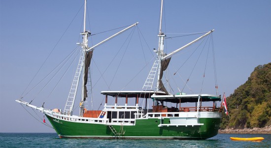 Merdeka 1 Similan diving boat Thailand