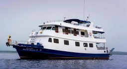 MV Manta Queen 2