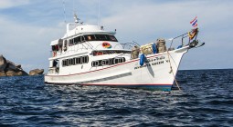MV Manta Queen 6